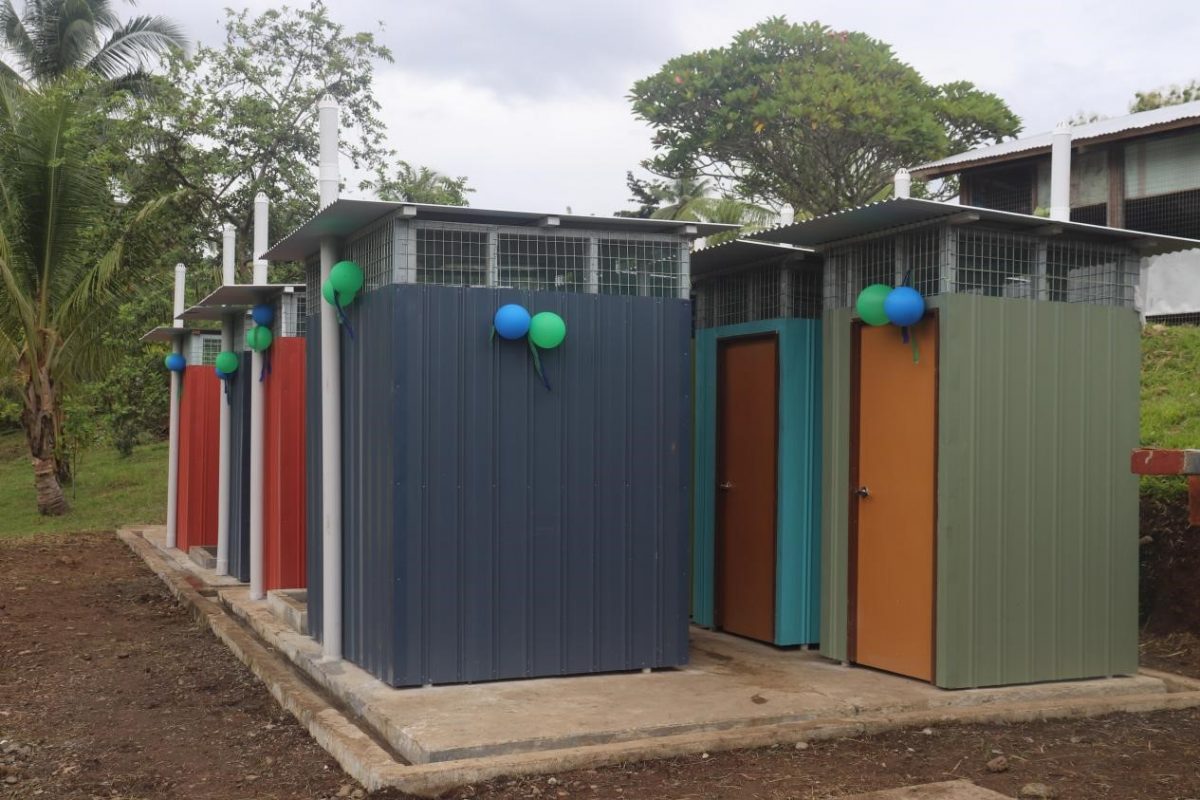 NEW SCHOOL TOILET FACILITY HELPS KEEP GIRLS IN SCHOOL : PNG Haus Bung