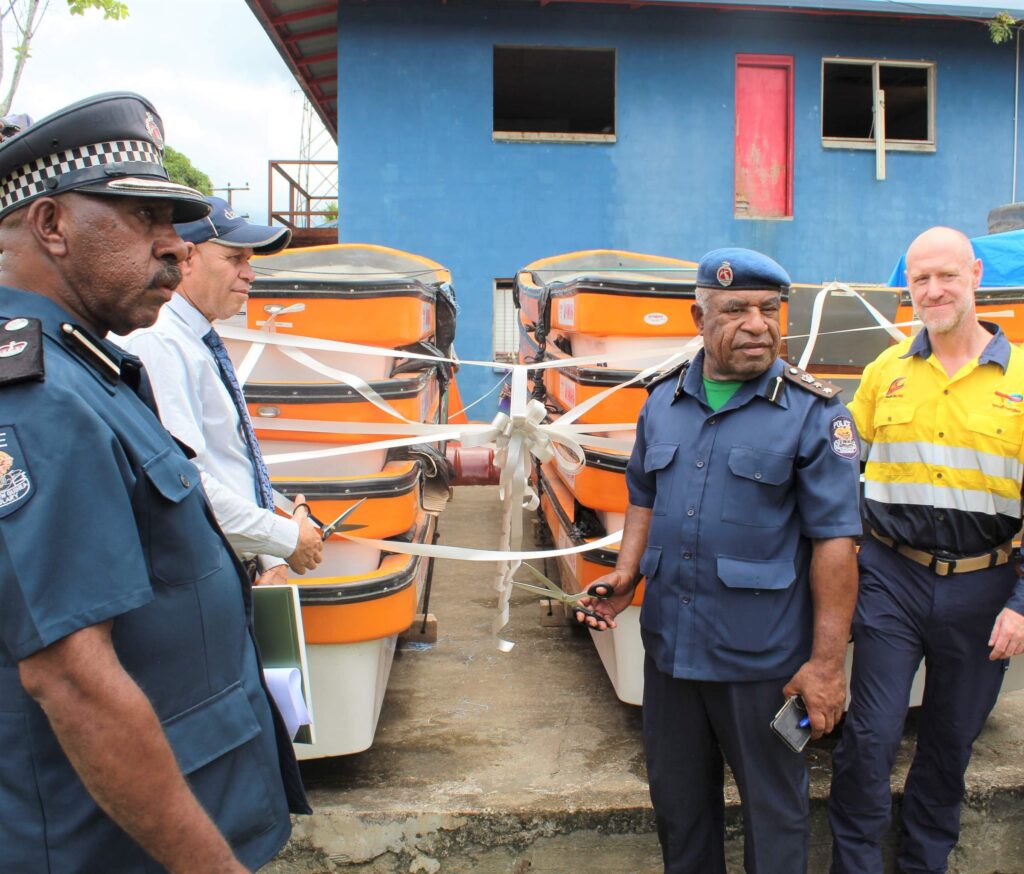 PAPUA LNG DONATES 7 DINGHIES TO GULF POLICE – PNG Haus Bung