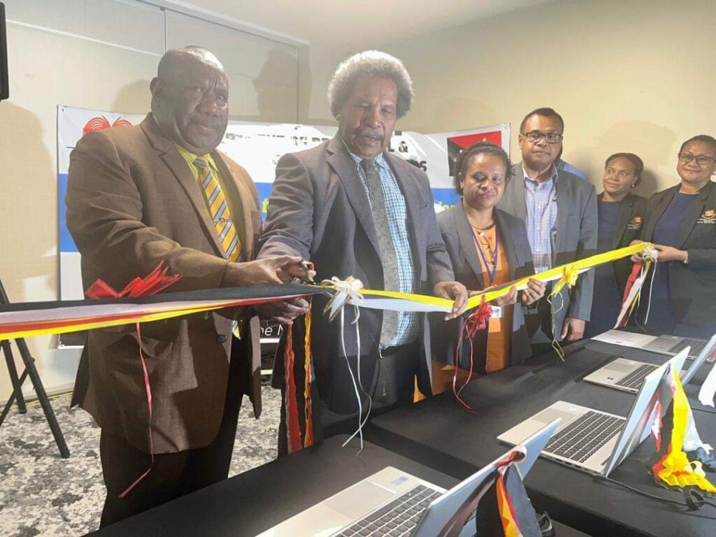 Llg ward members put on government payroll system png haus bung
