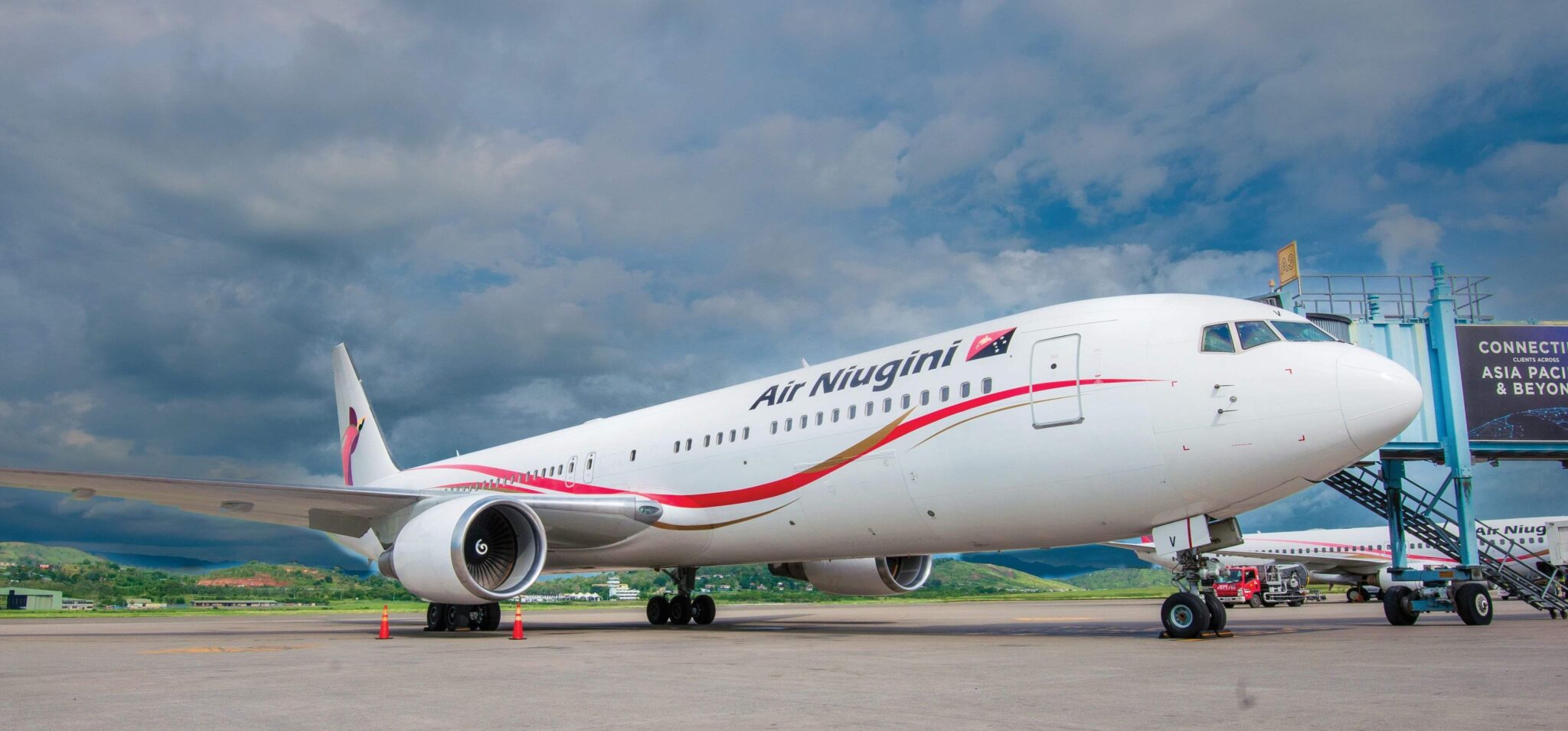 AIR NIUGINI BOEING 767 AIRCRAFTS RESUME SERVICE : PNG Haus Bung