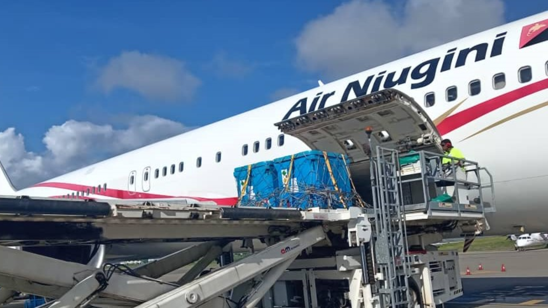 AIR NIUGINI TRANSPORTS FIRST DIRECT EXPORT OF LIVE FISH